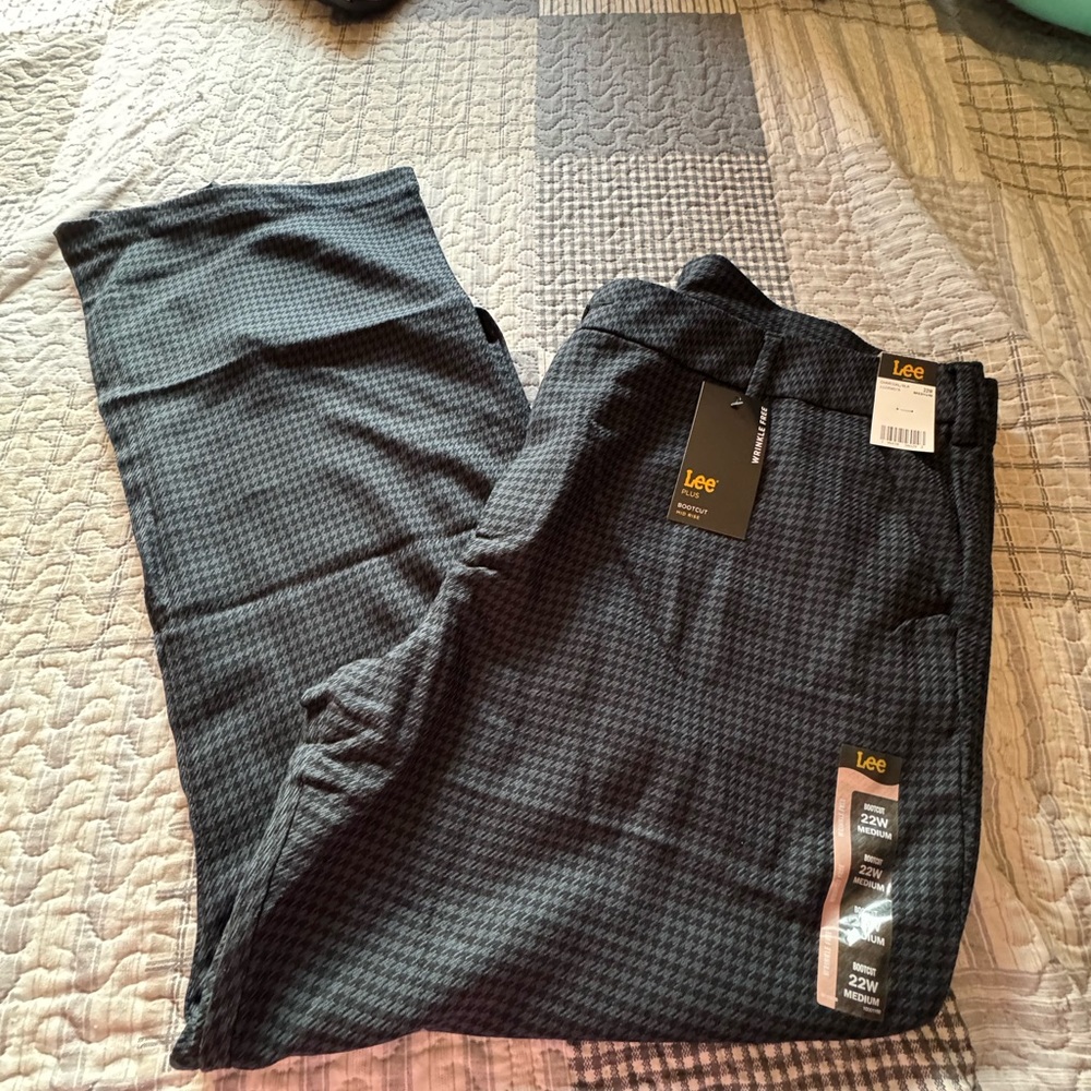 Lee Women’s Black and Gray Pants